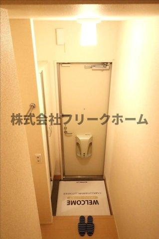 武蔵野市境南町５丁目のアパートの玄関