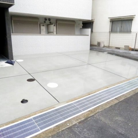 ヴィオーラ西宮の駐車場