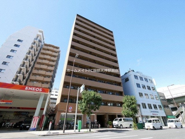ドミール堺筋本町の外観