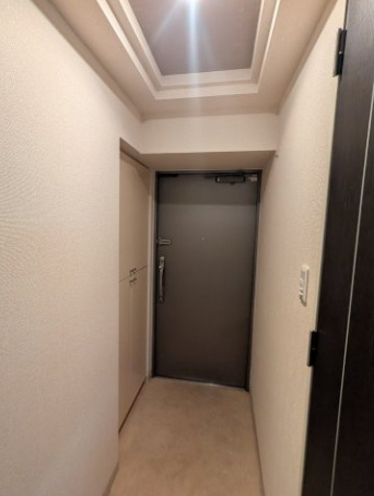 淀川ウエストタワーの玄関