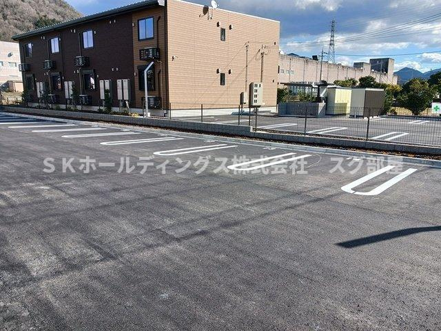 メゾンパーク　枚田岡　Ａ棟の駐車場