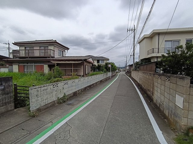 高崎市吉井町吉井売土地の前面道路含む現地写真