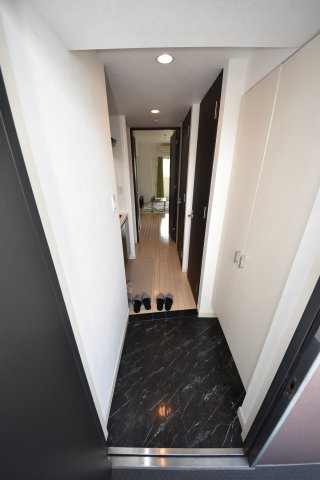 アーデンタワー西本町の玄関