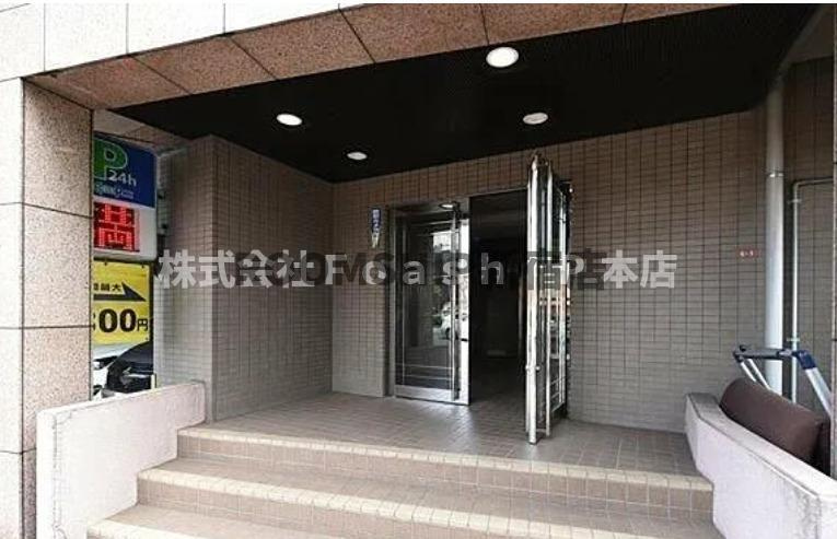 ロイヤルパレス高円寺のエントランス