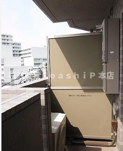 ルーブル西早稲田弐番館のバルコニー