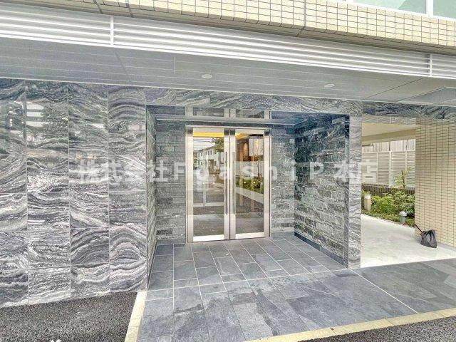クレヴィスタ横浜綱島のエントランス