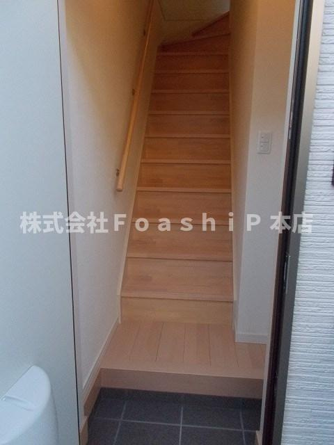 ルミエール沼袋の玄関