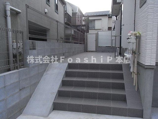 ルミエール沼袋のエントランス