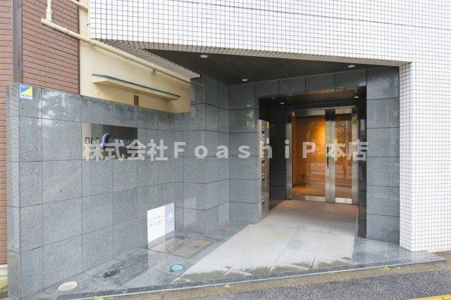 BLESS SETAGAYAのエントランス