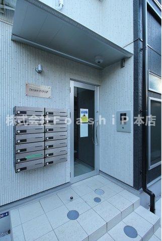 Terrace代々木上原のエントランス