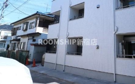 コンフィア目黒本町のエントランス