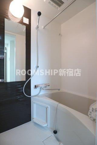 コンフィア目黒本町の浴室