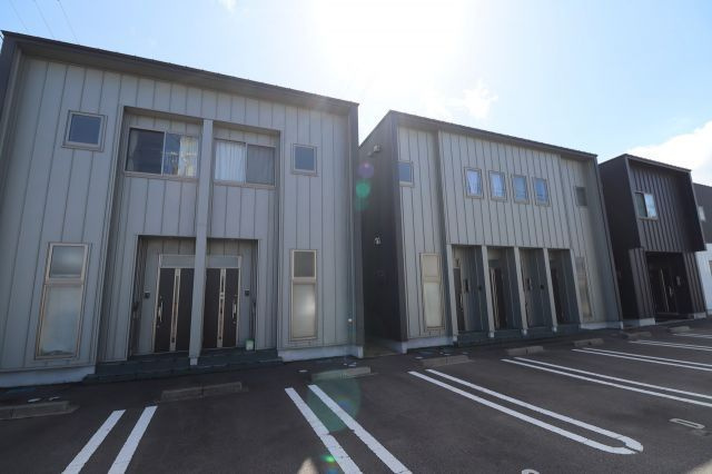 ソリハル Bの駐車場