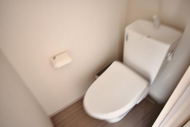 西宮市甲子園高潮町の賃貸マンションのトイレ