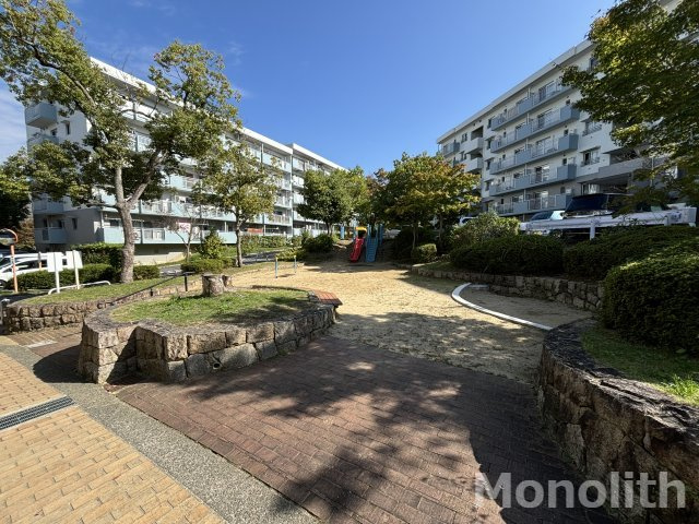 泉北城山台２丁17号棟の周辺