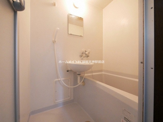 ドミール堺筋本町の浴室