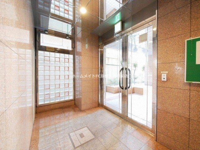ドミール堺筋本町のロビー