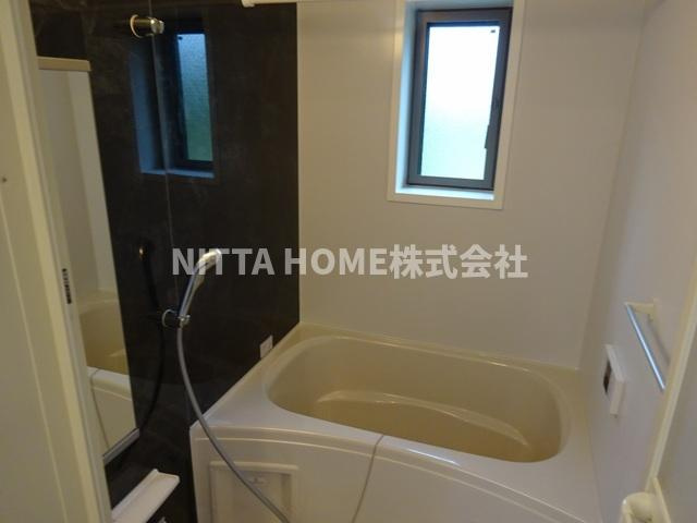 エスペランサＢの浴室|追い焚き、浴室乾燥機付きのバスルームです◇