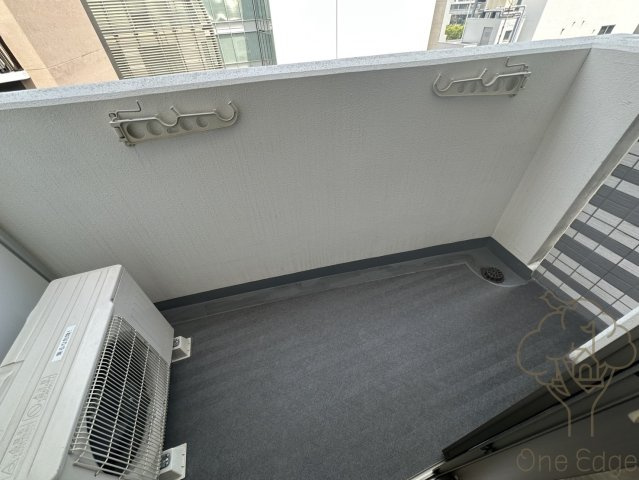 APRILE南森町のバルコニー