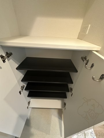 APRILE南森町の玄関
