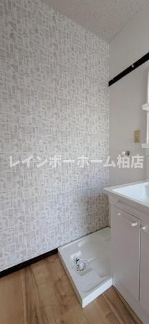 ミッキーマウスのアクセントクロス♪独立洗面台あり♪の設備