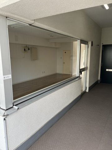 トーカンマンション五反田の玄関|収納もある玄関です