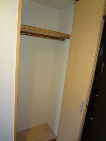 ロジマン西麻布の収納|ちょっとした収納スペースも充実しています