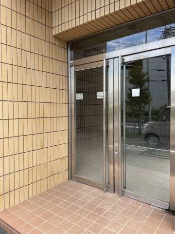 山口ビルの玄関|ゆったりとした1階玄関です
