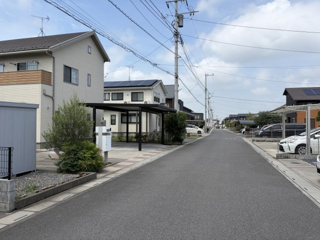 【前面道路含む現地写真】 | 久喜市上内1478-17　中古戸建