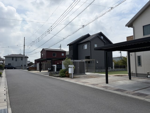 【前面道路含む現地写真】 | 久喜市上内1478-17　中古戸建