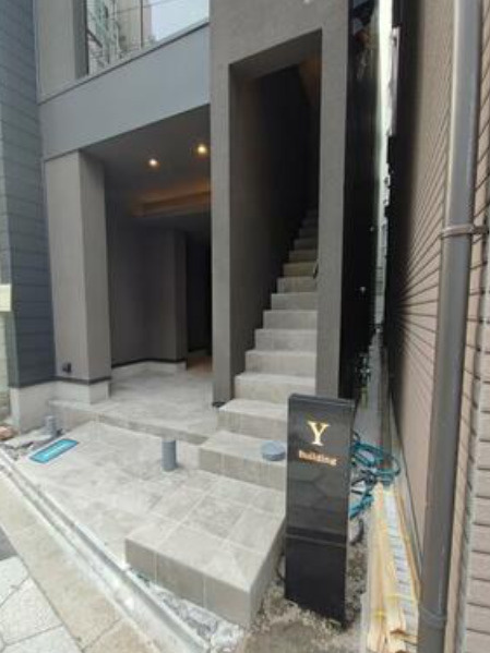 大阪市北区同心２丁目の店舗一部のエントランス