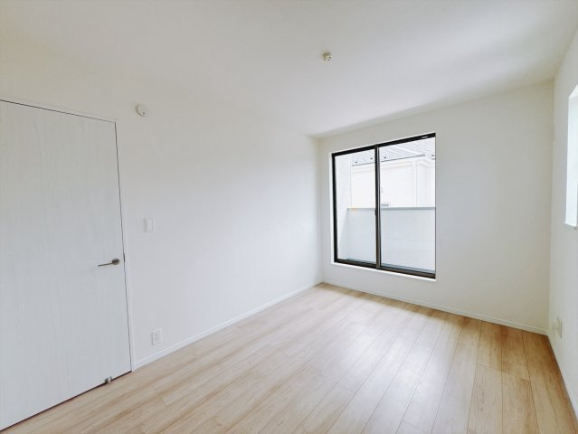【新築戸建】渋川市石原348番の洋室|■2階洋室｜子供部屋のメリットは「自立心を養うことができる」「自分で整理整頓できるようになる」そして、お子様が成長した際には「プライバシーを確保できる」といい事だらけ