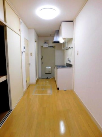 田中マンションの玄関