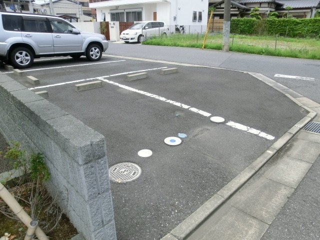 千葉市中央区蘇我２丁目の賃貸マンションの駐車場