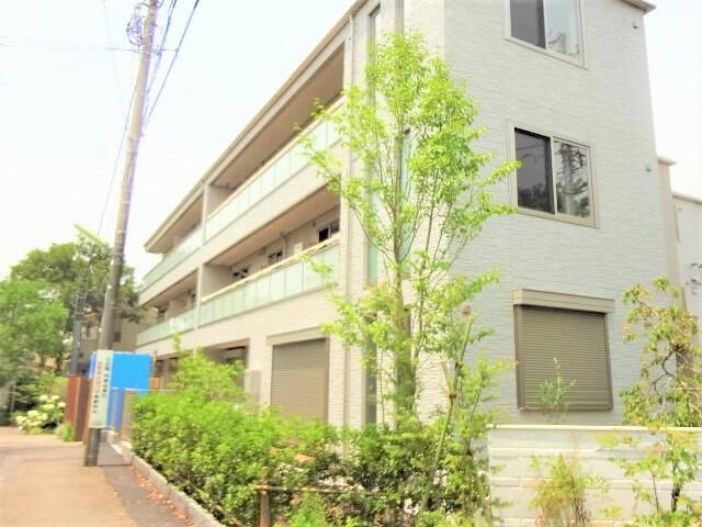 ルシェロ成城の外観