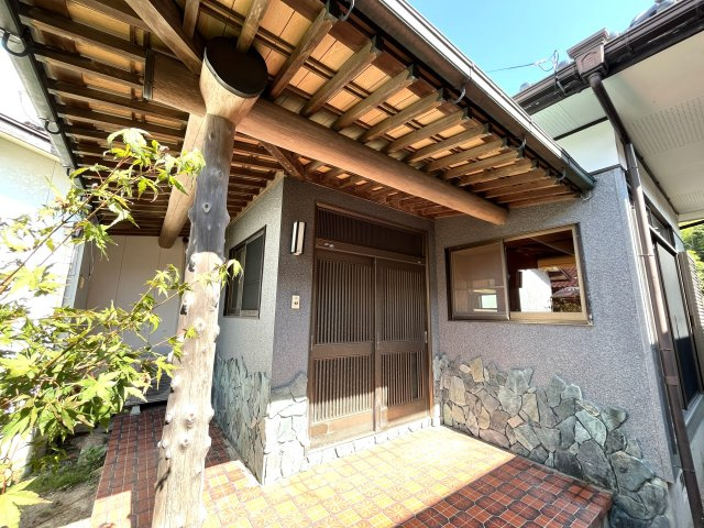 【玄関】 | 東岐波小学校に通える中古住宅　宇部市東岐波 | 毎日通る玄関はこちらです