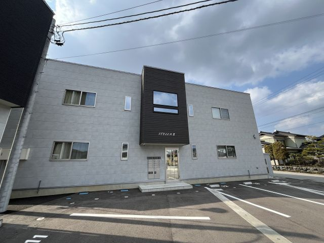 ＳＴＥＬＬＡ　IIの駐車場