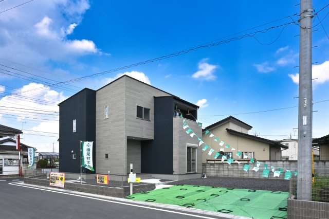 【外観】 | 太田市由良町第2期　ワイウッドコート | 宝泉小徒歩５分〜７分！敷地６５坪超え、全２１区画の大型分譲地に建つ新築住宅です♪