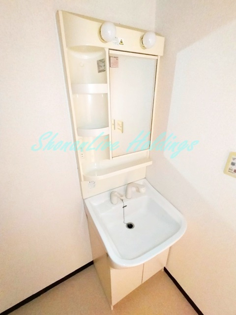 藤沢市藤沢の賃貸マンションの洗面所