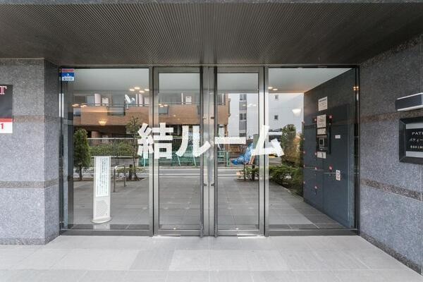 豊島区上池袋３丁目の賃貸マンションのエントランス