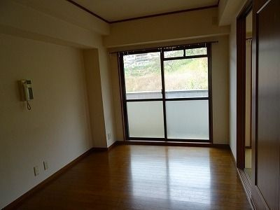 メゾンドルミエール妙法寺の居間・リビング
