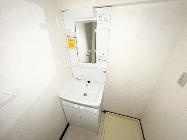 リアライズ市川原木の独立洗面台