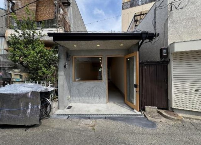 大阪市淀川区十三東４丁目の店舗事務所の外観