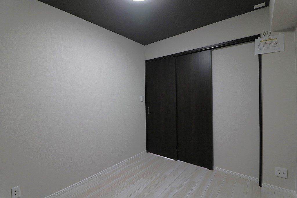 キングスクエア北大阪パークフェリスⅠ番館の子供部屋|洋室約4.4帖
子ども部屋に適した広さがあり、学習机やベッドもゆったりとレイアウトできます。