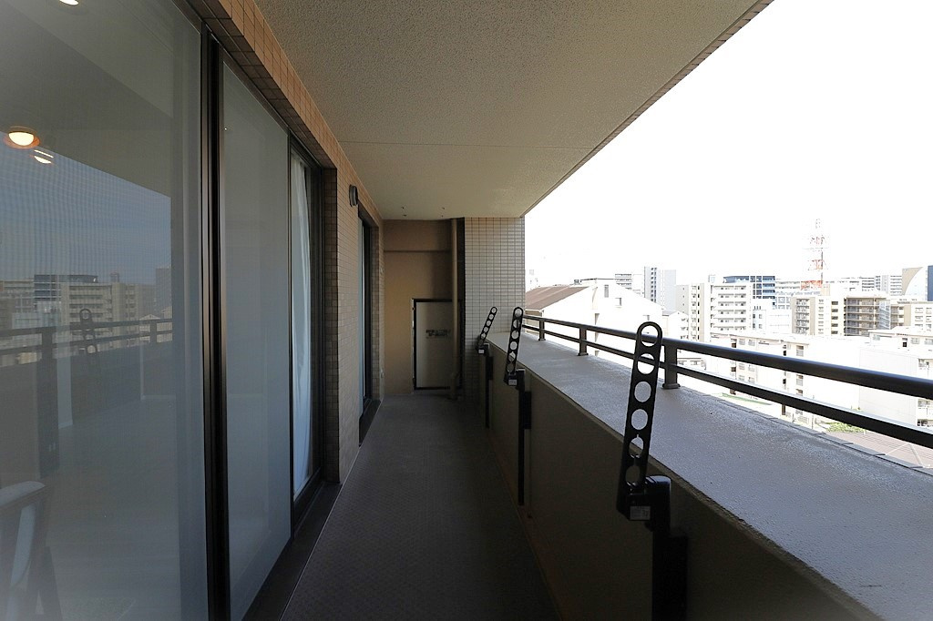 キングスクエア北大阪パークフェリスⅠ番館のバルコニー|南向きにつき陽当たり良好です。