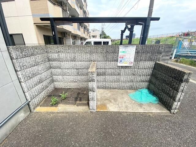 敷地内ゴミ置き場