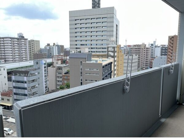 ＧＲＡＮＤＵＫＥ丸田町のバルコニー