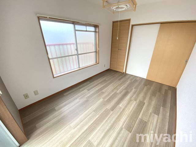 ラビスタ城東の洋室