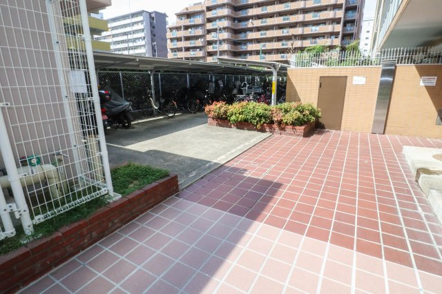 【駐輪場】 | レジオン住之江公園 | 屋根付きの駐輪場