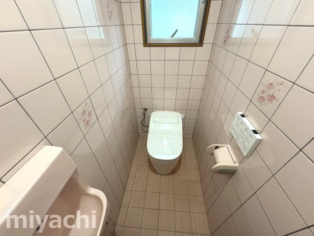 徳島市北沖洲３丁目の賃貸マンションのトイレ